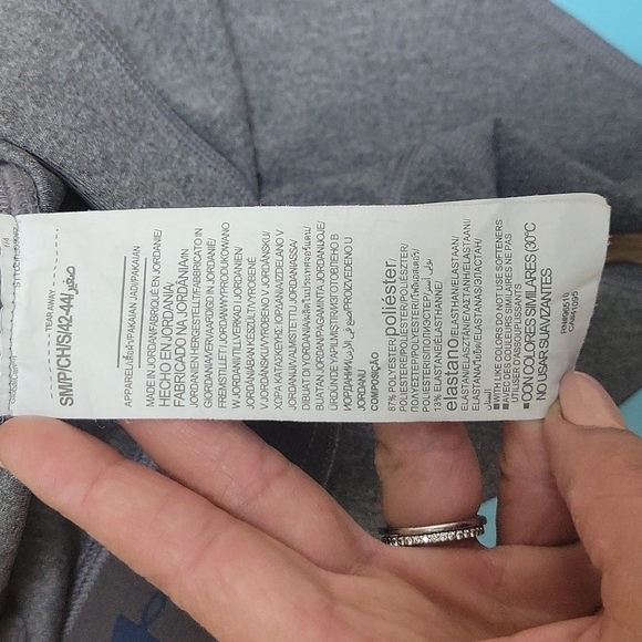 Under Armour Woman's Heatgear Athletic Leggings - Picture 3 of 8